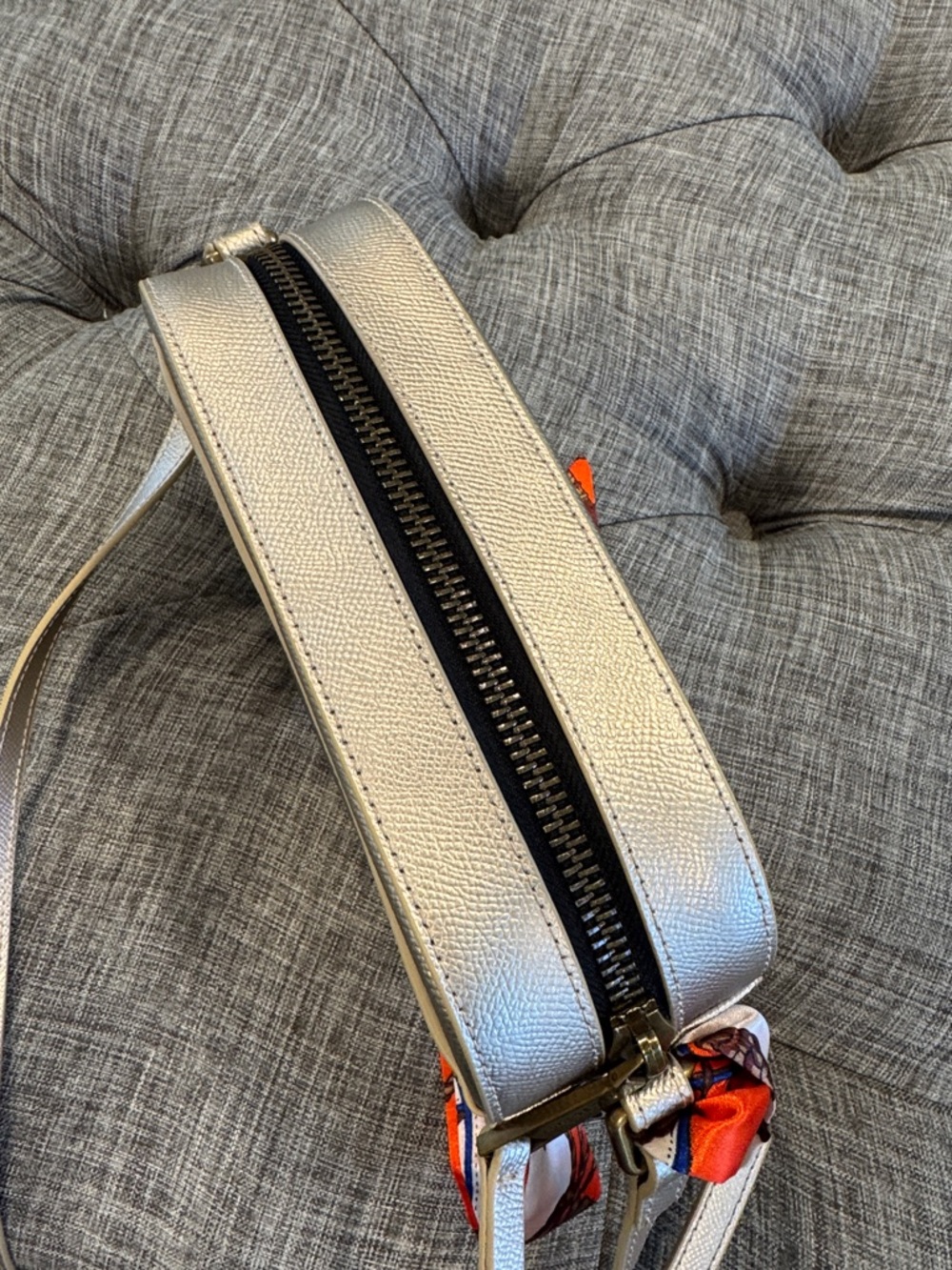 Kurt Geiger Metallic Gold Richmond Leather Crossbody Bag - Picture 11 of 17